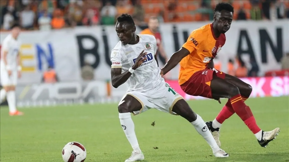 SON DAKİKA: Galatasaray, sahasında Alanyaspor’u ağırlıyor! Kritik maçta 11’ler belli oldu