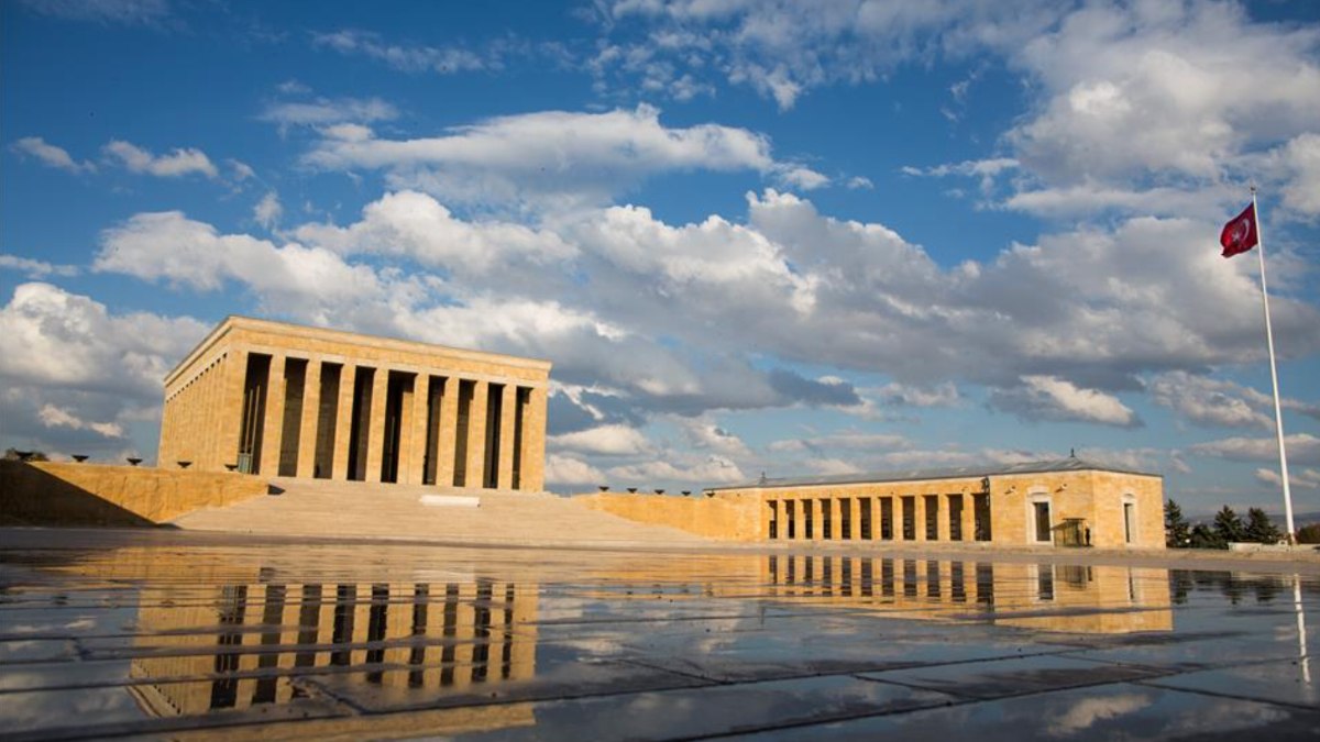 MSB’nin tarihi Anıtkabir fotoğraflarını paylaşmasıyla tarih canlandı