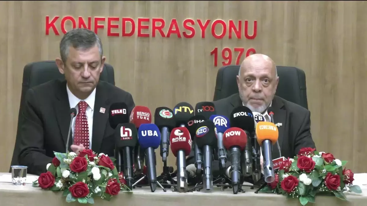 Özgür Özel, Hak-İş’i Ziyaret Etti… “Bu Yılı 2024’ünde Fevkinde Bir Mücadele ve Seçim Yılı Olarak Değerlendiriyoruz”